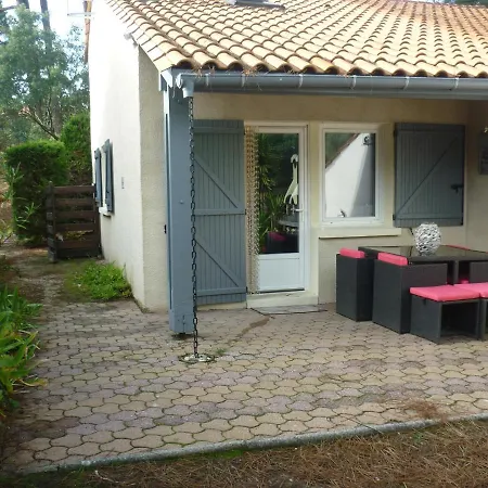 Tres Agreable Maison Au Calme Dans La Pinede Hébergement de vacances *